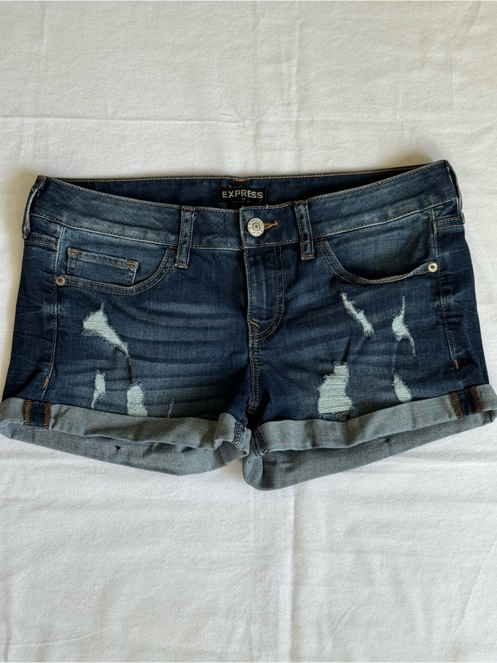 Express Shortie Low Rise Denim Shorts – Size 6